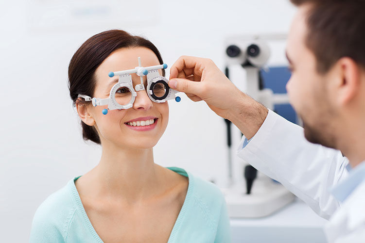 eye-exams-designer-eyes-optometrists-in-philadelphia-pa